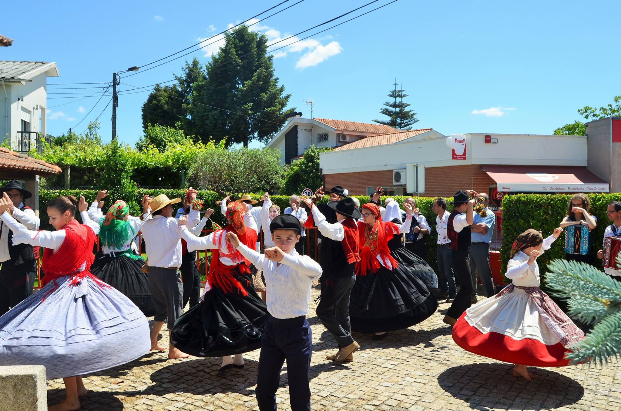 Grupo Folclórico de Polvoreira, Guimarães, Ranchos, Minho, Rancho da Polvoreira, Ranchos de Guimaraes, Contactos de Ranchos, ranchos portugueses, Ranchos folclóricos de Portugal, Musica Tradicional, Folclore Português