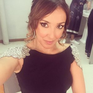 Elsa Gomes, Cantora, fadista, Artista, Contactos, Cantores, fadistas, Artistas, Leiria, Espetáculos, Fado, Fados, Amor Primeiro, CD, Entertainer