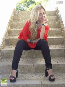 Ana, cantora Ana, artista Ana, contactos da Ana, contactos da artista Ana, arraiais, espectáculos, espetáculos, cantores, contactos, musicas portuguesas, artista