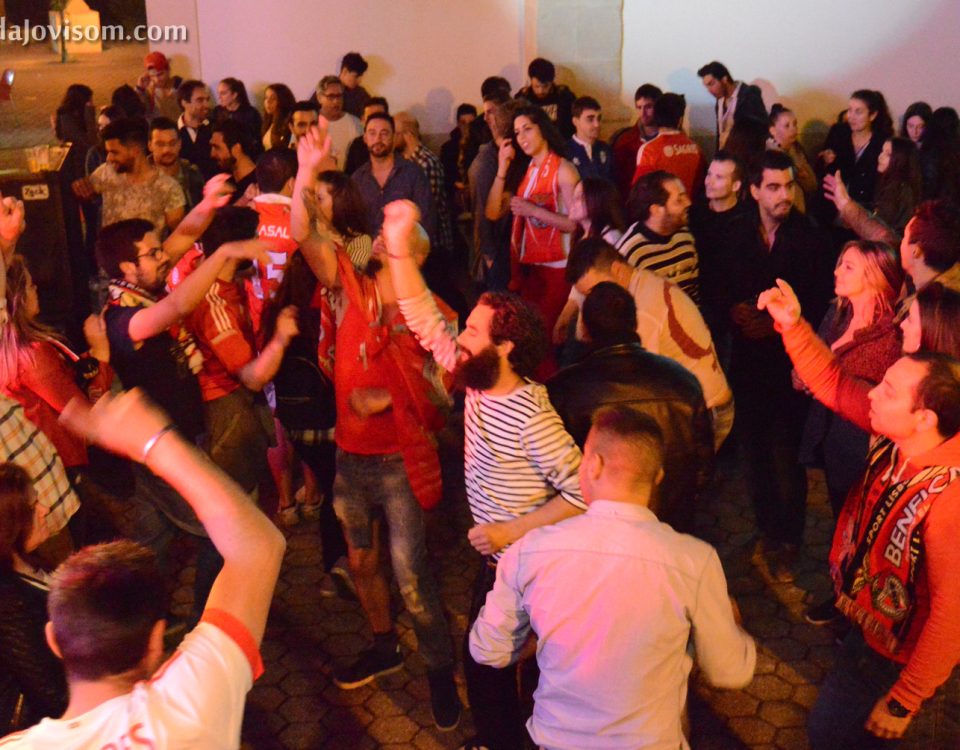 Musica dos Xutos e Pontapés em noite do Tetra do Benfica, Banda Jovisom, Bailes, Festas, Casal Fernão João, noite de festa, Tetra do Benfica, Festas, Tetra Campeonato, Minha Casinha, Xutos e Pontapés, Cover, Bailes, Musica ao vivo, Banda Jovisom, Casal Fernão João em noite do Tetra campeonato do Benfica, Festas